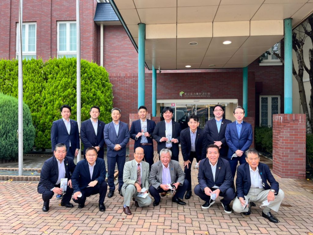 視察、鴨下一郎先生 旭日大綬章受章祝賀会 くじらい実